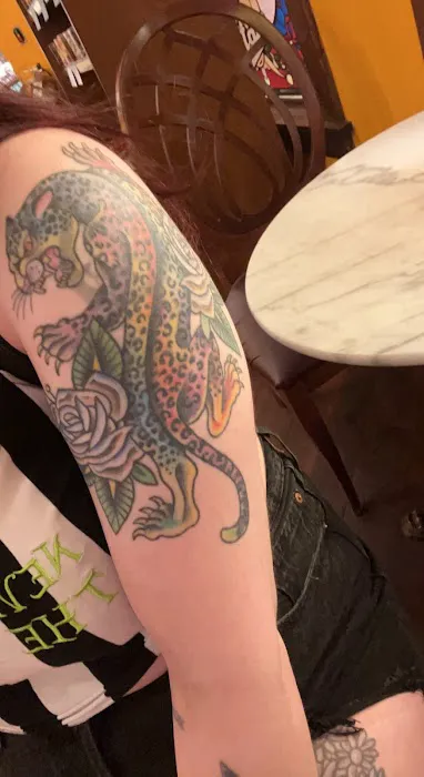 Lucky Gal Tattoo & Piercing Clive 0