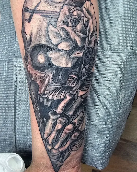Wild Rose Tattoo & Piercing 4