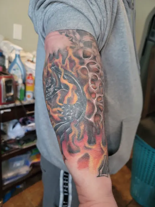 Lucky Gal Tattoo and Piercing Waukee 9