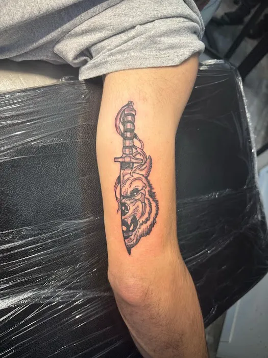 Krybabys Tattoo Studio 3 3