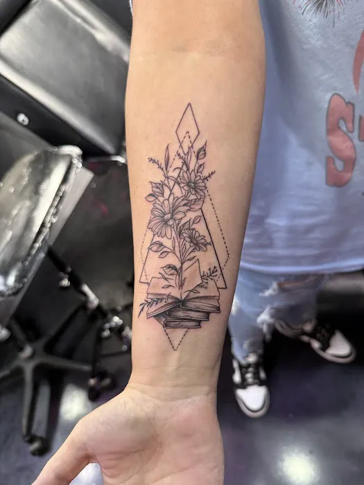 Krybabys Tattoo Studio 2 3