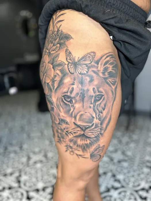 Krybabys Tattoo Studio 2 8