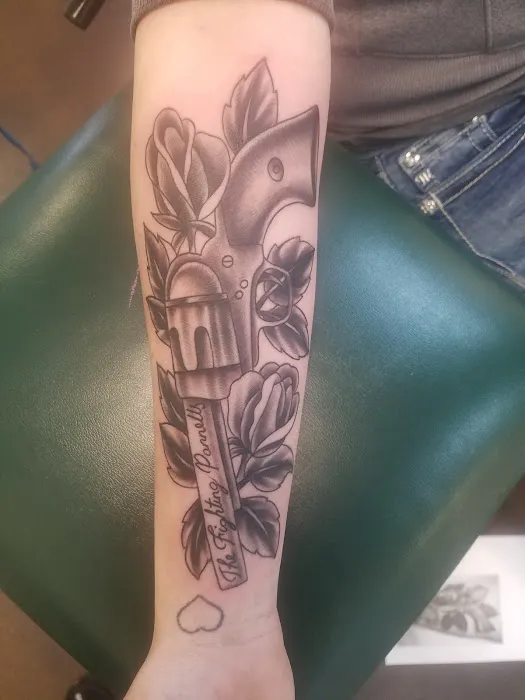 ZSR Gallery & Tattoo 0