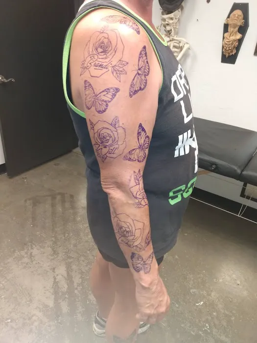 Skin Addiction Tattoo Studio 2