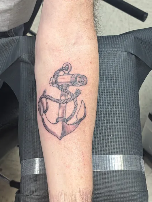 Diamond Tattoo & Custom Art 0