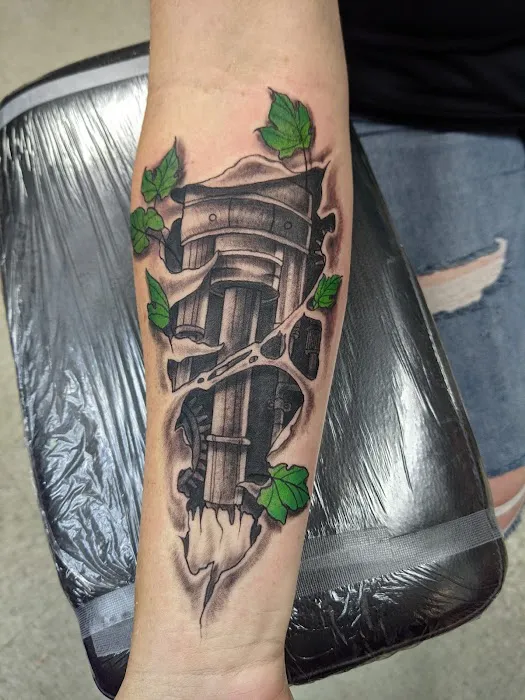 Diamond Tattoo & Custom Art 5