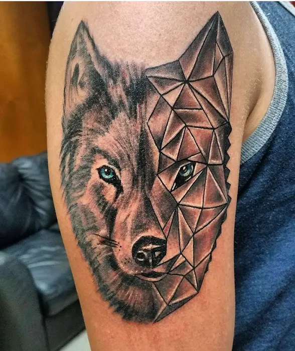 Diamond Tattoo & Custom Art 7